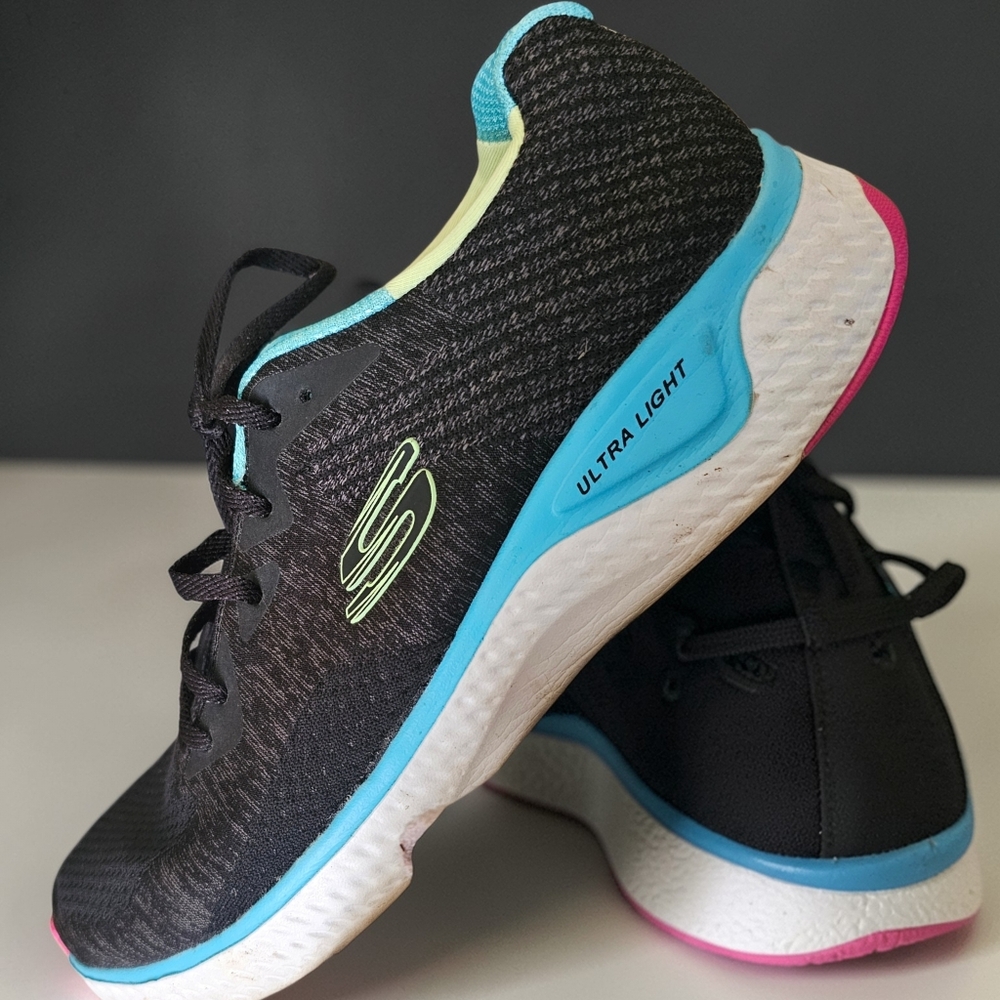 Skecher Solar Fuse - Brisk Escape Womens Sneaker Black/Multi US Size 11